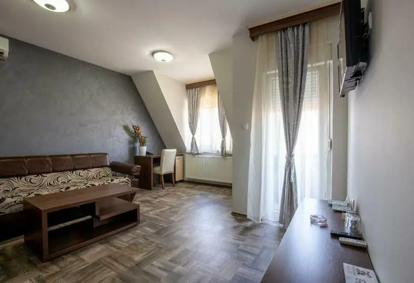 1 Bedroom Penthouse Apartment, Motel Milošević