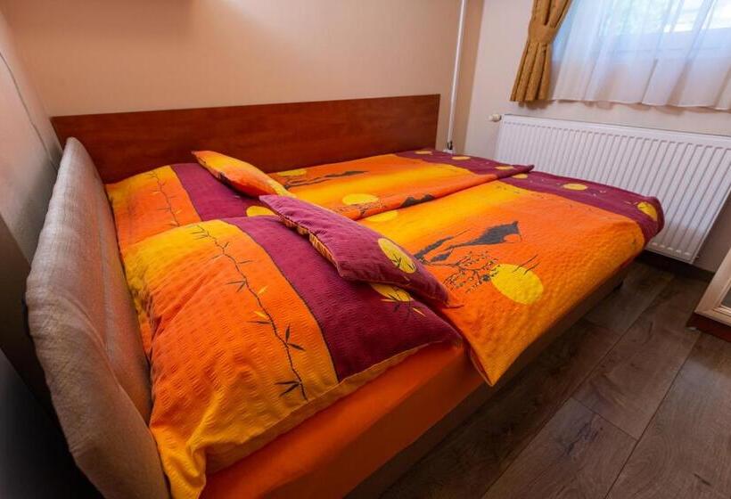 اتاق استاندارد یک نفره, Erika Vendégház