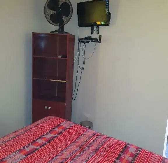 اتاق لوکس, Hostal Candelaria