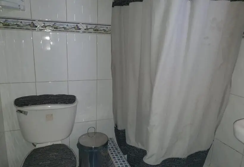 اتاق استاندارد سه نفره, Hostal Candelaria