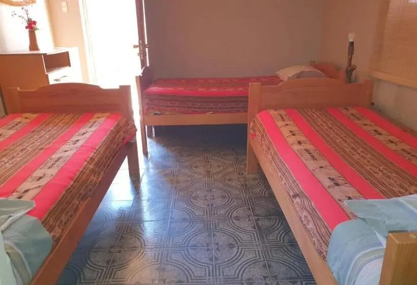 اتاق استاندارد سه نفره, Hostal Candelaria