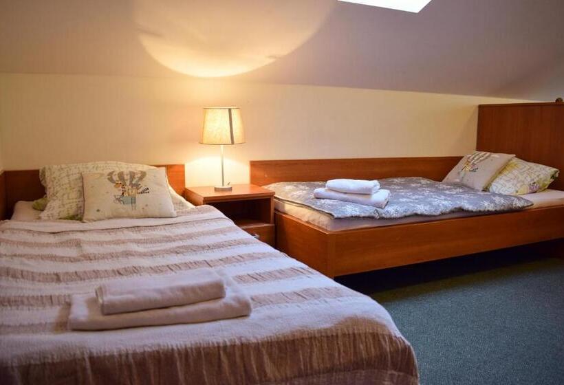 غرفة قياسية رباعية, Penzion Rak