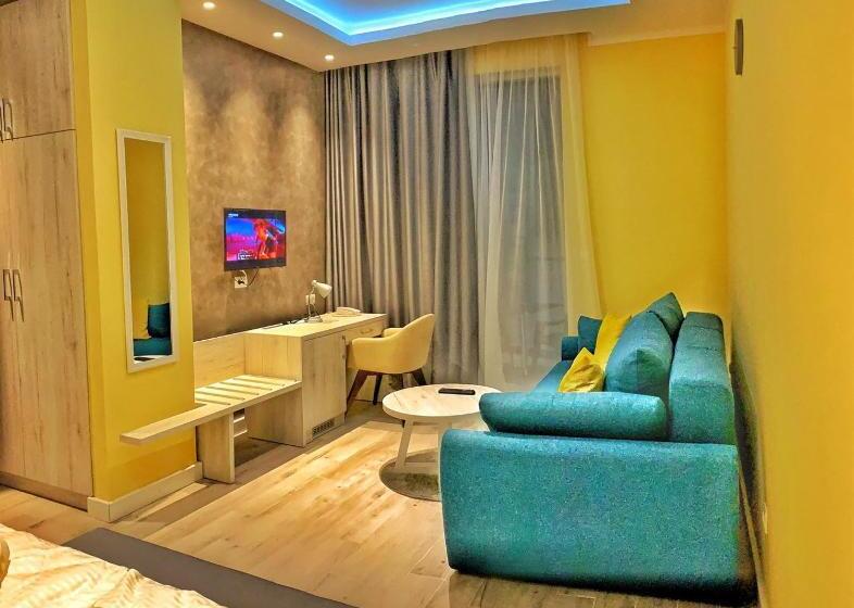 اتاق استاندارد, Pierina