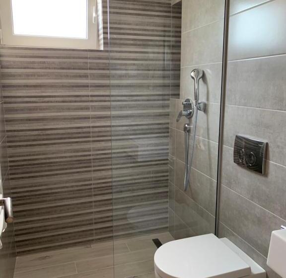 اتاق استاندارد, Pierina