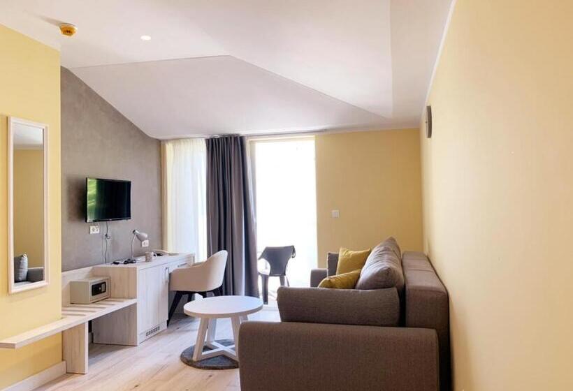 اتاق استاندارد, Pierina