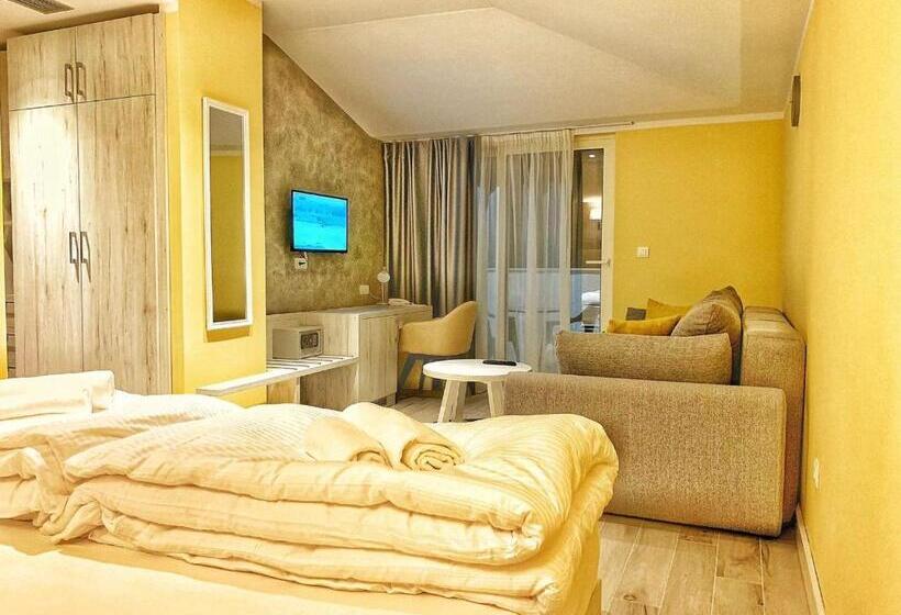 اتاق سوپریور, Pierina