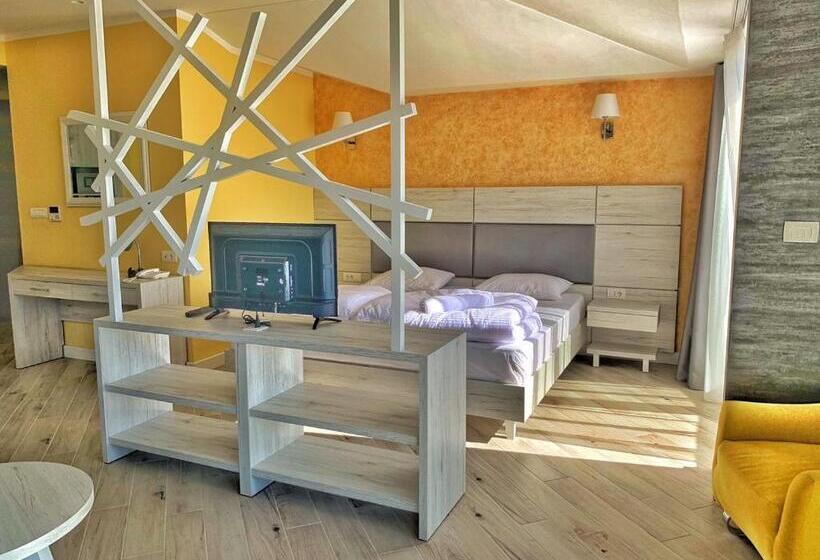 سوئیت با تخت بزرگ, Pierina