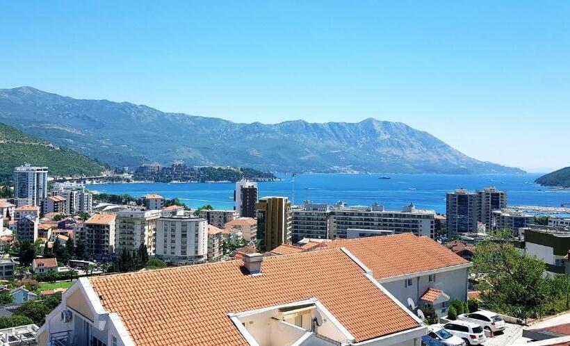 سوئیت با تخت بزرگ, Pierina