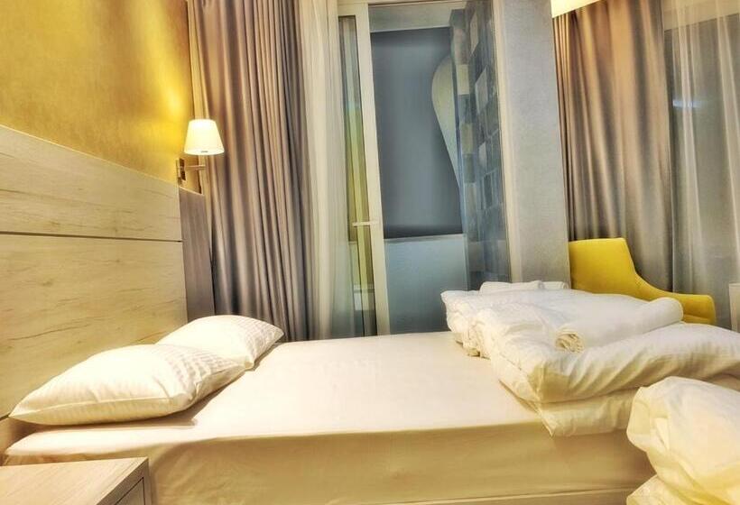 سوییت خانوادگی, Pierina