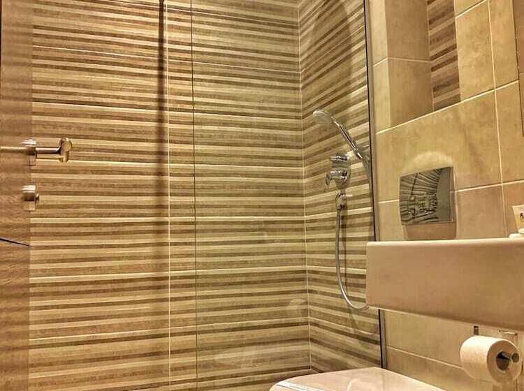 اتاق استاندارد, Pierina