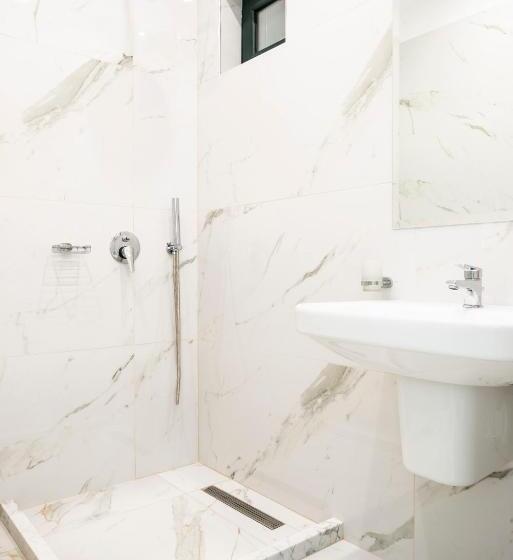 海景标准间带阳台, Stonevilla Buta