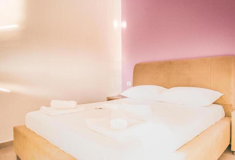 高级家庭房间, Stonevilla Buta