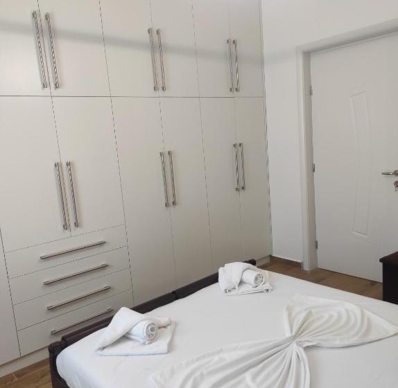 带1个卧室的带海景的公寓, Stonevilla Buta