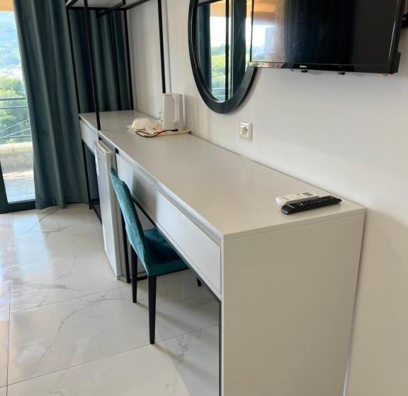 Triple Room Sea View, Stonevilla Buta