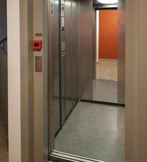 اتاق سهنفرۀ استاندارد با سرویس بهداشتی بیرون از اتاق, Apartment Nido Stazione