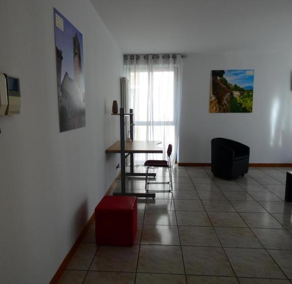 آپارتمان 2 خوابه, Apartment Nido Stazione