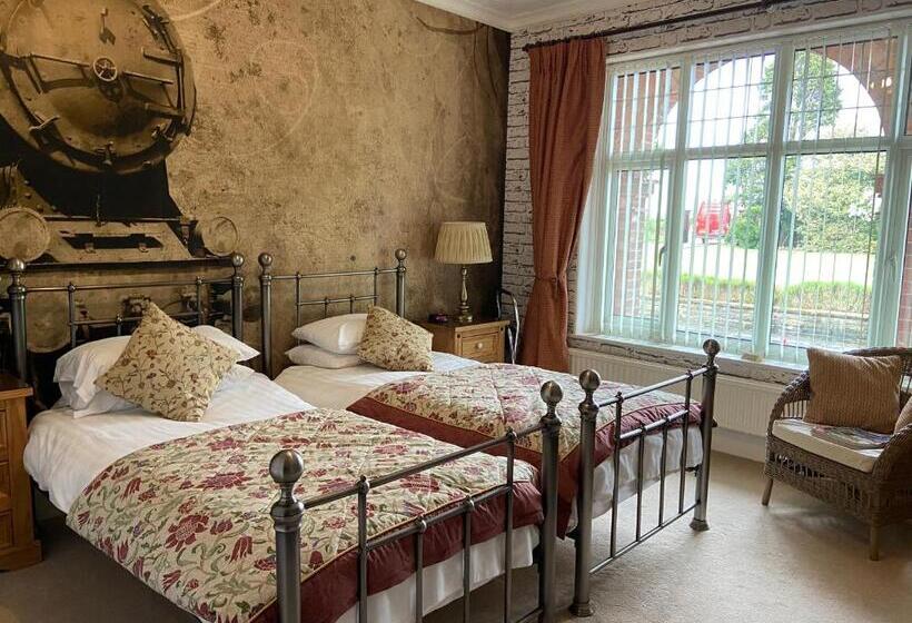 غرفة قياسية, Westergate House