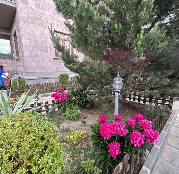 اتاق استاندارد, In Gyumri