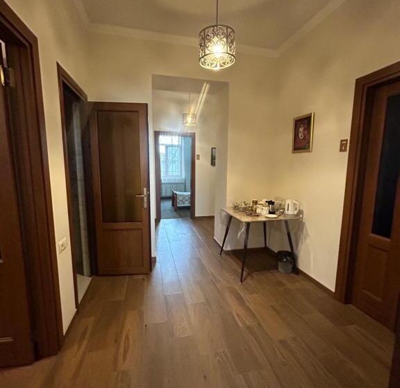 اتاق استاندارد, In Gyumri