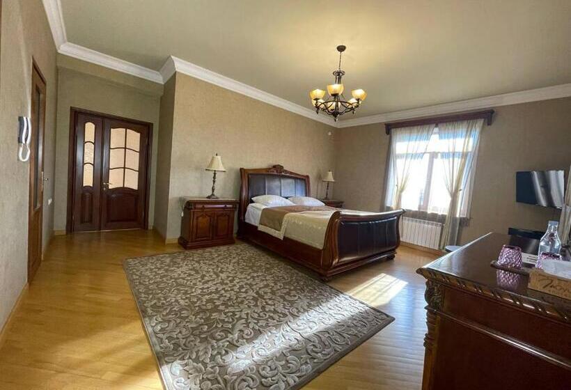 سوییت, In Gyumri