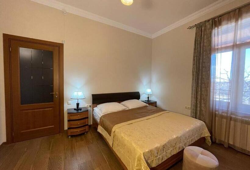 اتاق استاندارد, In Gyumri