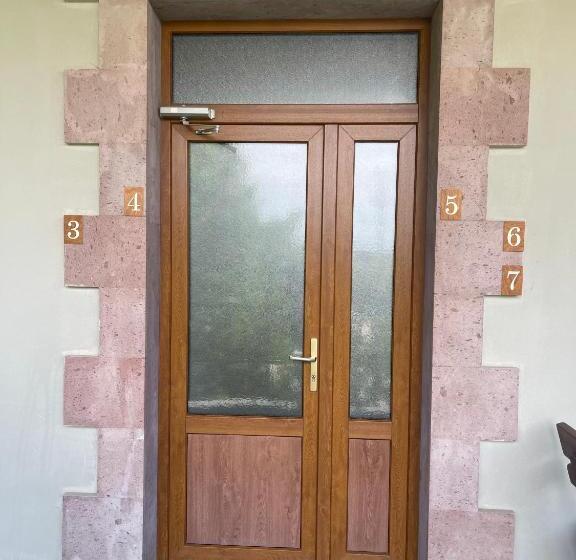 اتاق استاندارد, In Gyumri