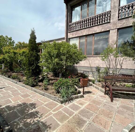 سوییت, In Gyumri