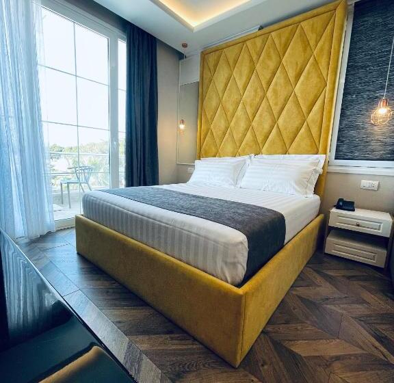 اتاق سه نفره دلوکس با چشم‌انداز دریا, Poda Boutique