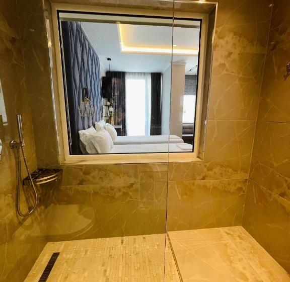 غرفة ديلوكس ثلاثية مطلة على البحر, Poda Boutique