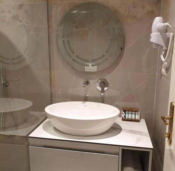 غرفة ديلوكس مطلّة علي البحر مزوَّدة بشُرفة, Poda Boutique