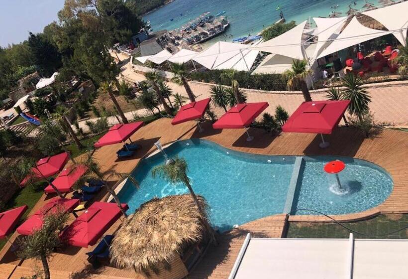 اتاق لوکس با چشم‌انداز دریا, Poda Boutique
