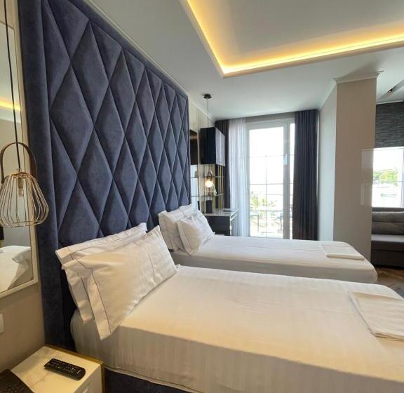 غرفة ديلوكس ثلاثية مطلة على البحر, Poda Boutique