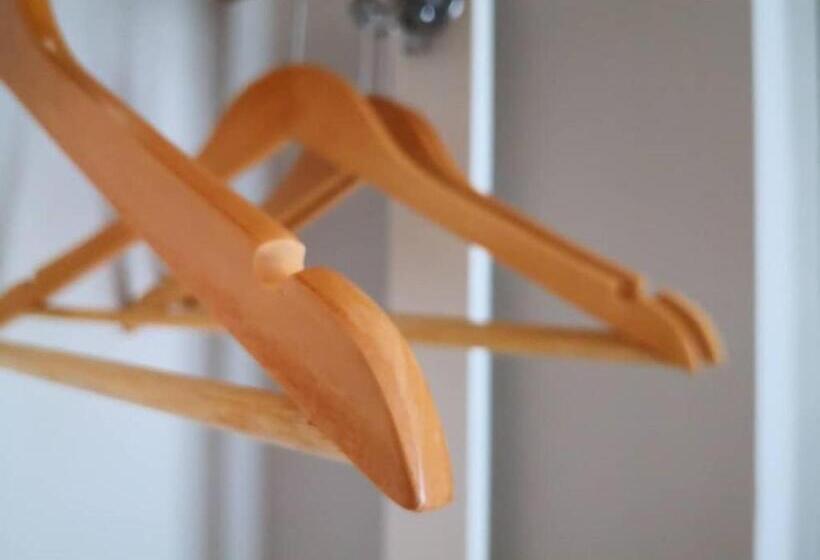 חדר סטנדרט לשלושה, Walk In