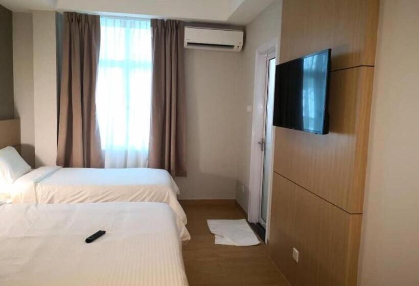 חדר סטנדרט לשלושה, Walk In