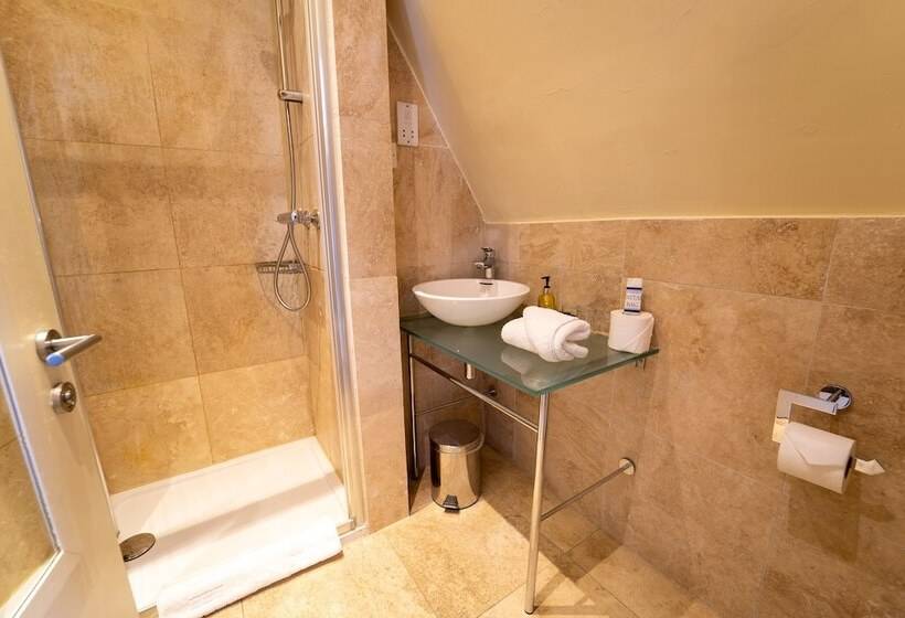 Номер Стандарт Трехместный, Brooks Guesthouse