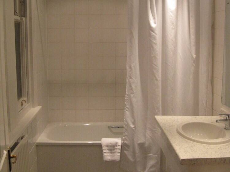 Номер Стандарт, Discovery Inn  Leeds
