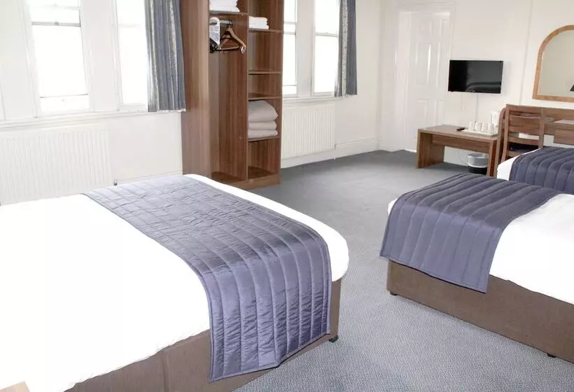 Standard Neljän Hengen Huone, Discovery Inn Leeds