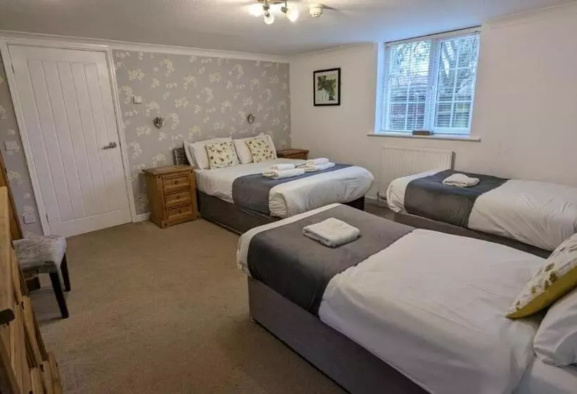 Perhehuone, East Ayton Lodge Hotel, Scarborough