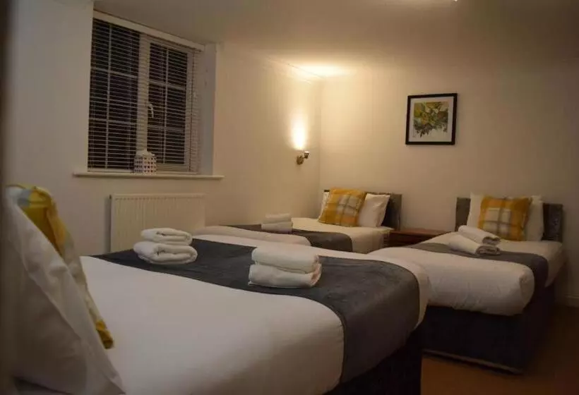 Perhehuone, East Ayton Lodge Hotel, Scarborough