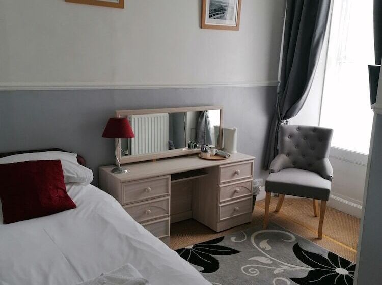 اتاق استاندارد یک نفره, The George Borrow