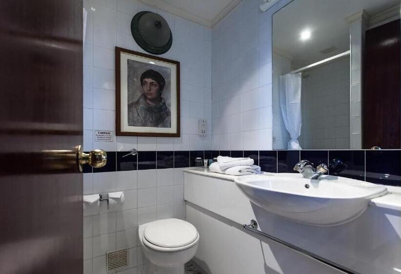 غرفة تنفيذية, Hampstead Britannia