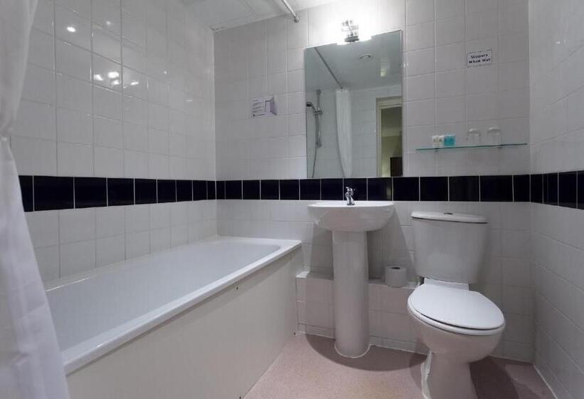 غرفة تنفيذية, Hampstead Britannia