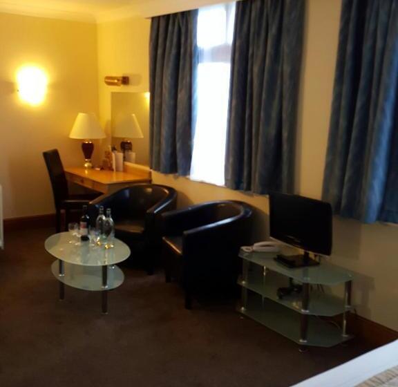 جناح, Hampstead Britannia