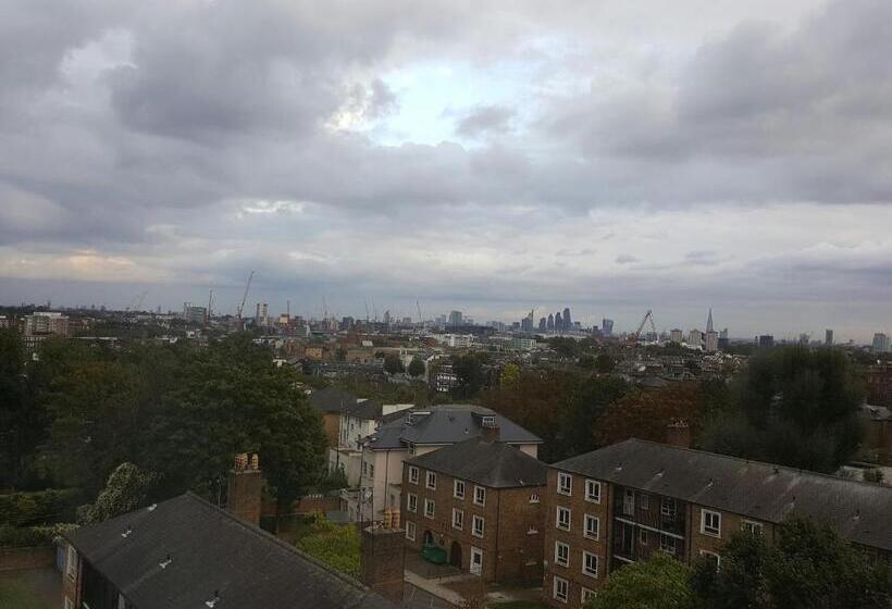 جناح, Hampstead Britannia