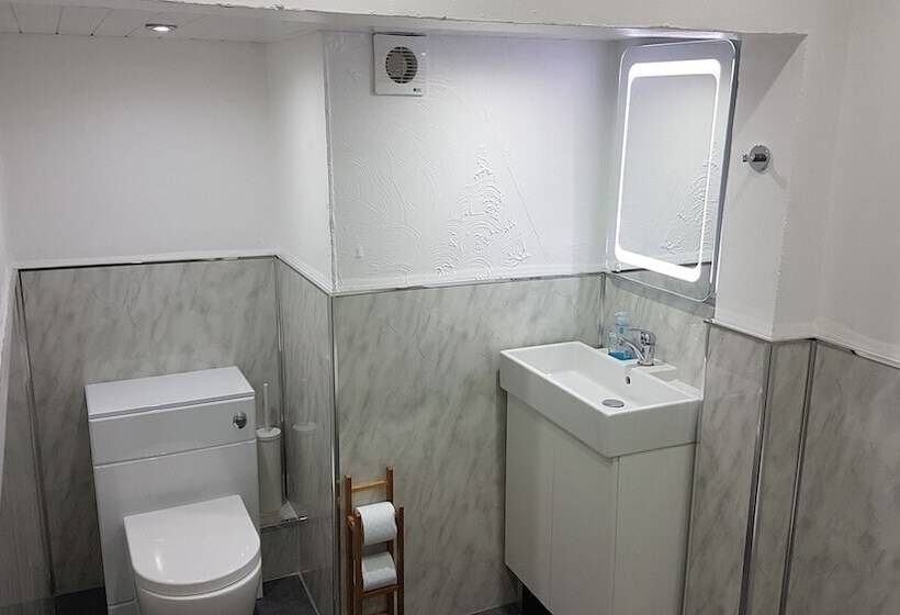 バス共有のスタンダードルーム, The Hampton Court Guesthouse