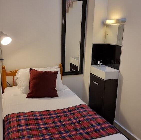 חדר סטנדרד יחיד חדר אמבטיה משותף, The Hampton Court Guesthouse