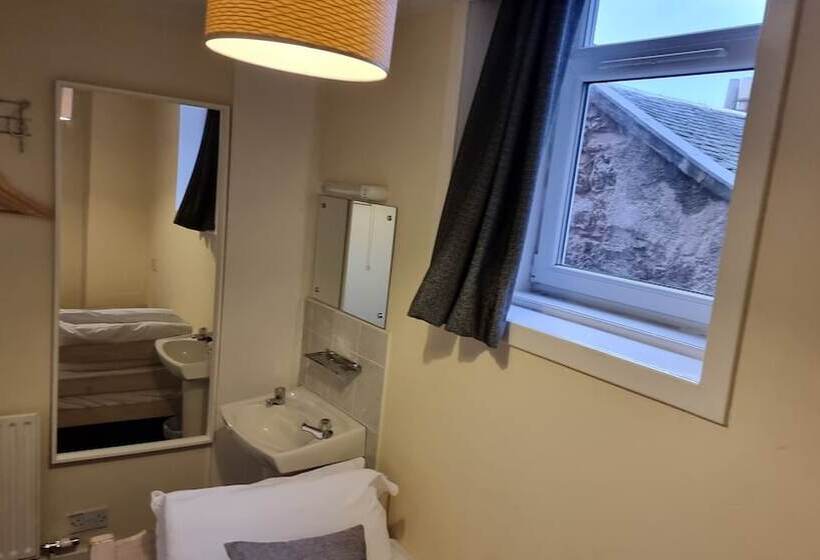 バスルーム共有のシングルスタンダード, The Hampton Court Guesthouse