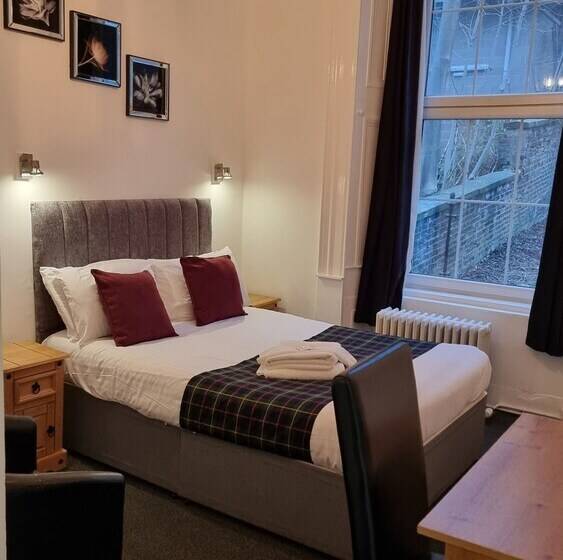 スタンダードルーム, The Hampton Court Guesthouse