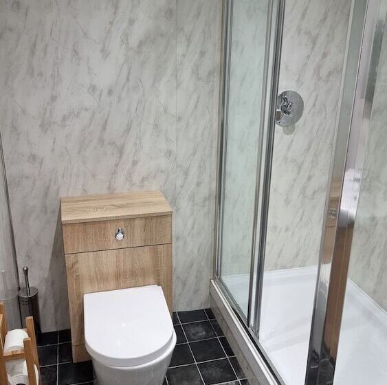 スタンダードトリプルルーム, The Hampton Court Guesthouse