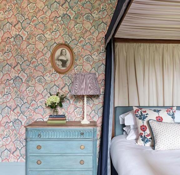 스위트, The Retreat, Elcot Park